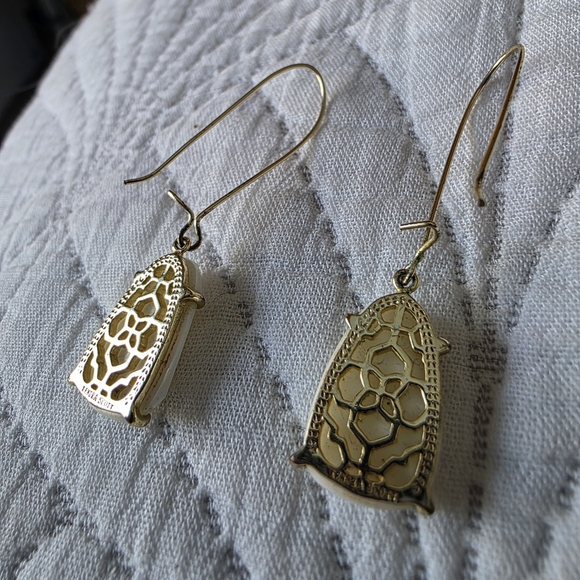 KENDRA SCOTT White Iridescent Drop Earrings - Picture 7 of 8